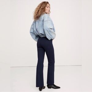 NWT! Banana Republic Navy Blue Cropped Flare Everywhere Ponte Pant - Multiple 🧡